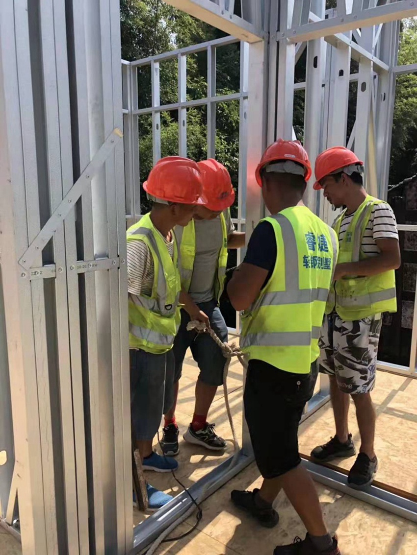 宿遷輕鋼別墅設計公司 30萬起建別墅【抗9級地震】(圖4) 宿遷輕鋼別墅設計公司 30萬起建別墅【抗9級地震】(圖4)